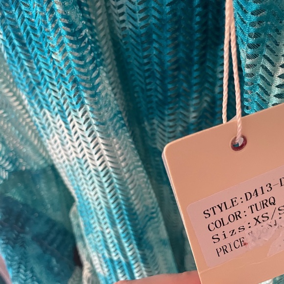 Women swim coverup - Picture 4 of 5